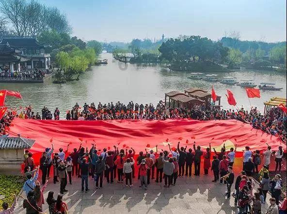 解疑答惑-踢脚线入墙式的好还是外凸的好?哪个要比较美观呢?有问必答平台